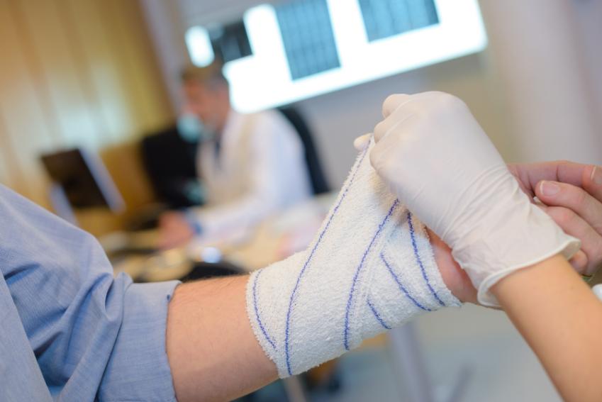 Care of Minor Illness and Minor Injuries (Level 7 HCPD7251) cover image